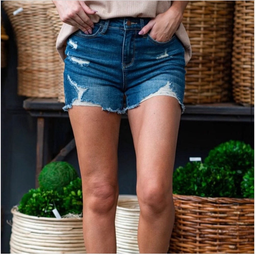 Judy Blue NWT High Rise Peyton Cut Off Shorts